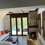 Pebbles فيلة